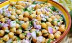 طريقة عمل سلطة الحمص بالبصل الهندية
